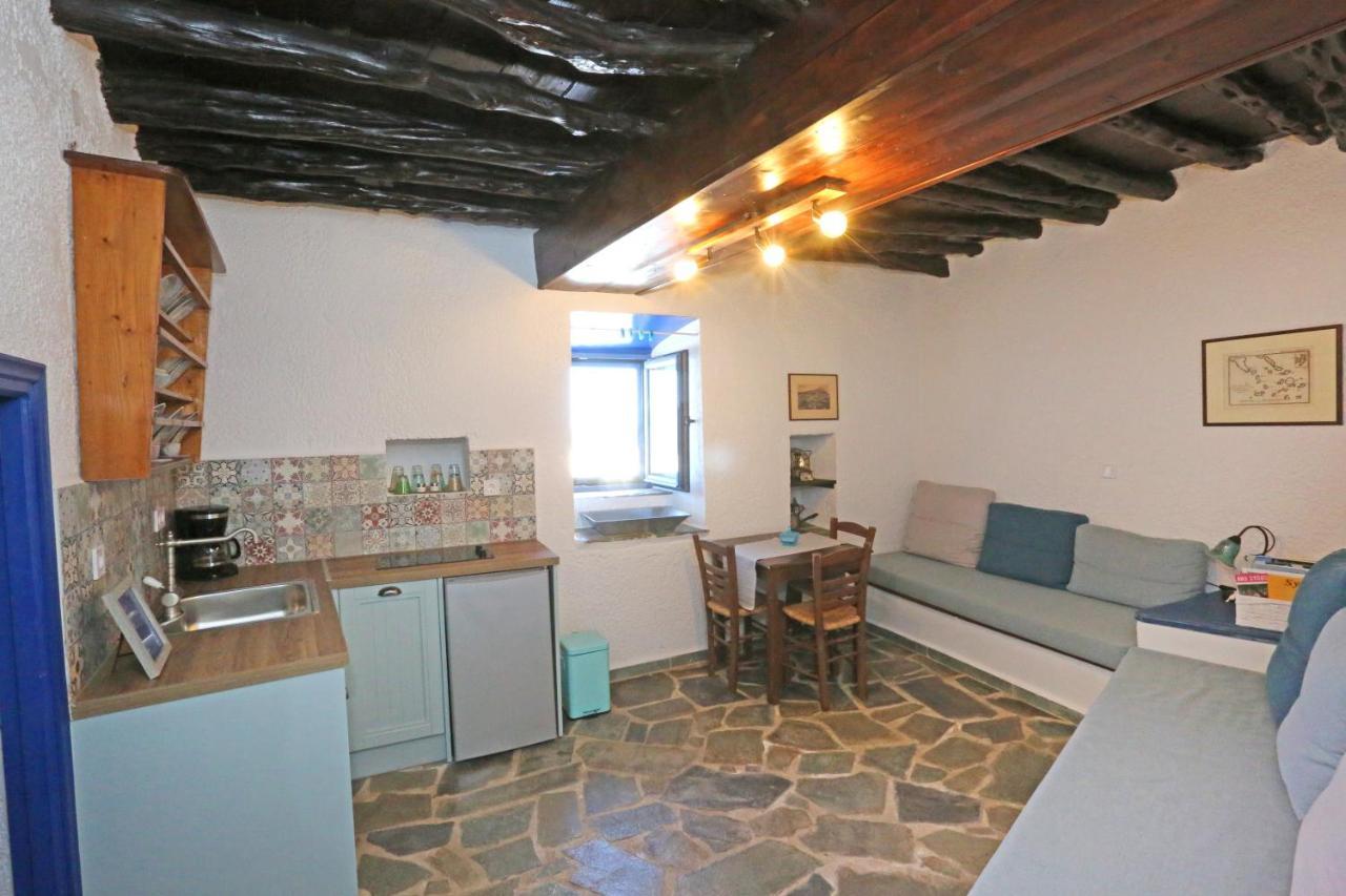 Le Petit Chateau Ano Syros Exterior photo