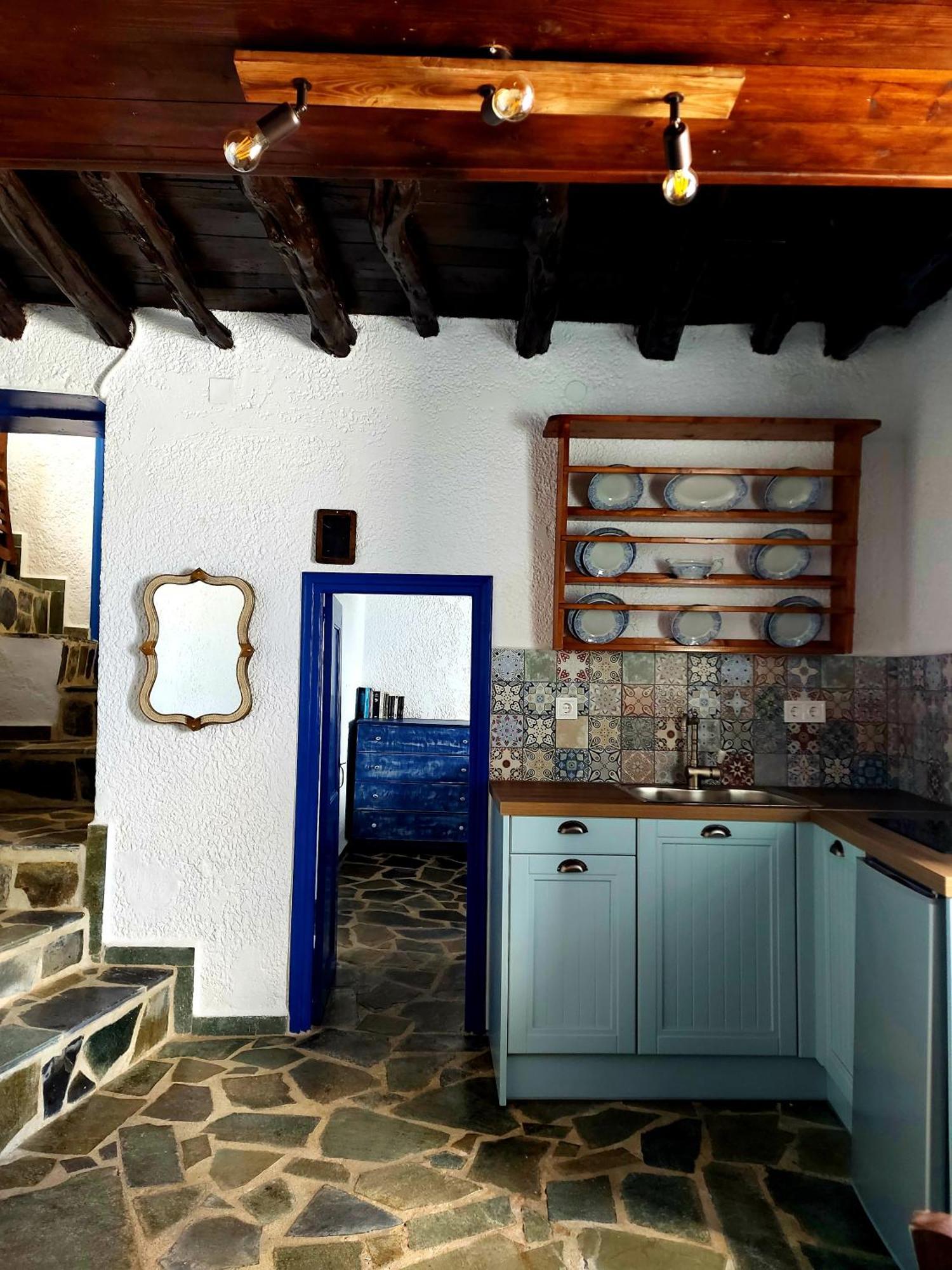Le Petit Chateau Ano Syros Room photo